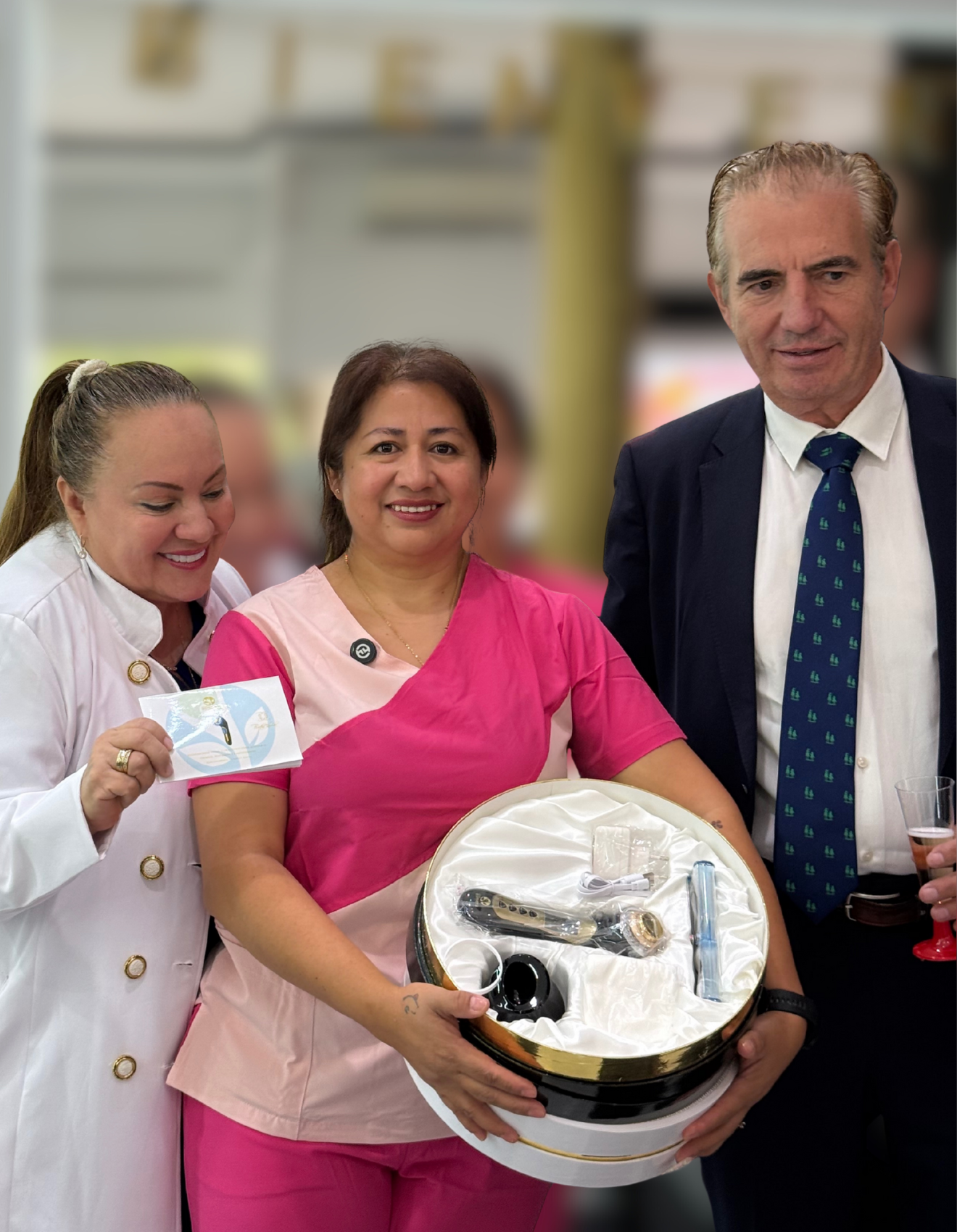 Directores de Esmera School durante la inauguración de Macuca, un sueño migrante hecho realidad