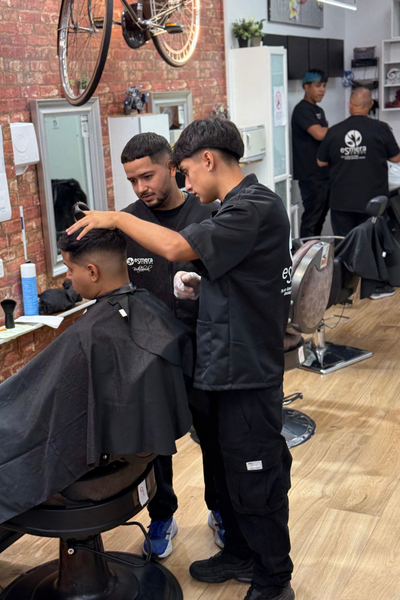 Técnicas de barbería: fade y tijera