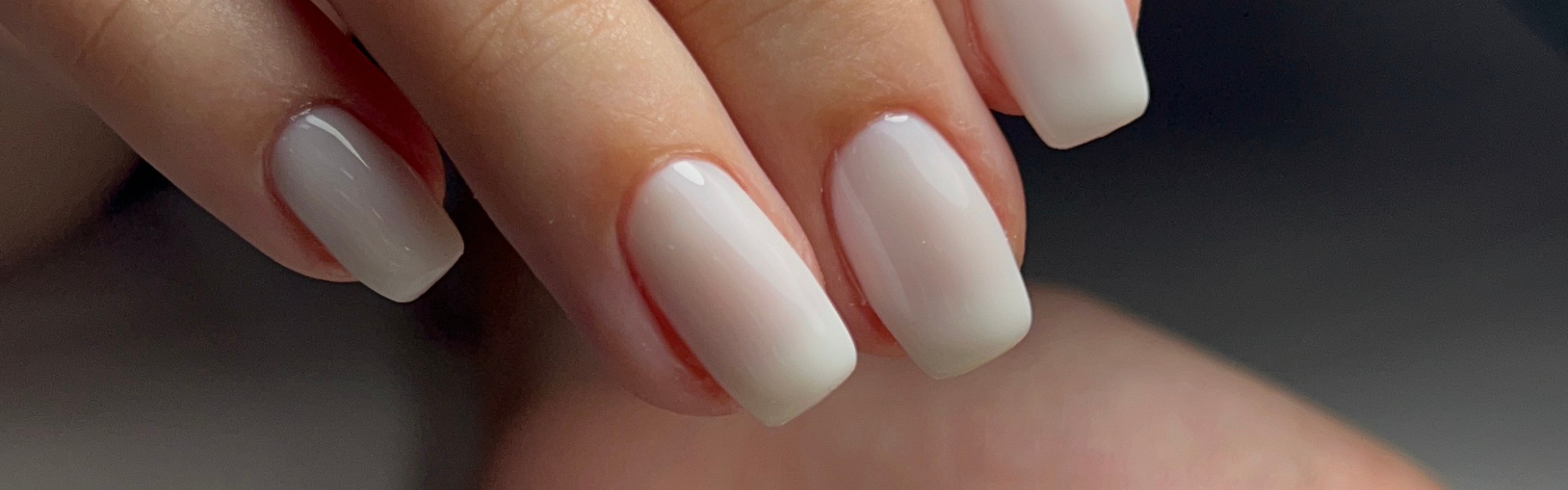 Banner del curso Extensión de Uñas Acrilicas